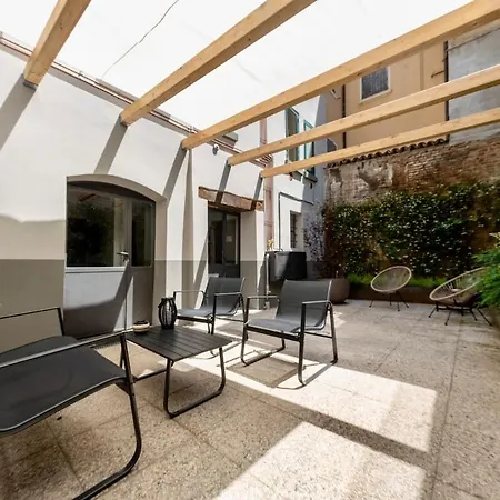 Monolocale San Pietro Centro Storico Di Apartament *