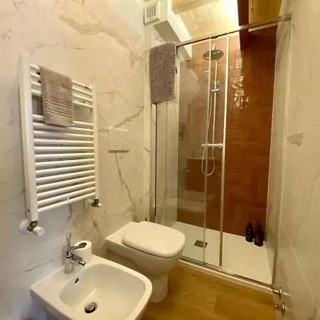 Monolocale San Pietro Centro Storico Di *