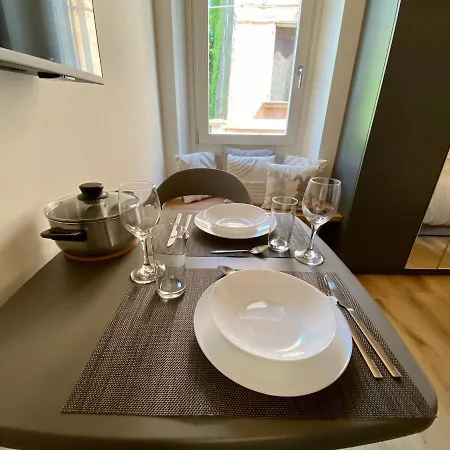 Monolocale San Pietro Centro Storico Di Διαμέρισμα Ρέτζιο Εμίλια